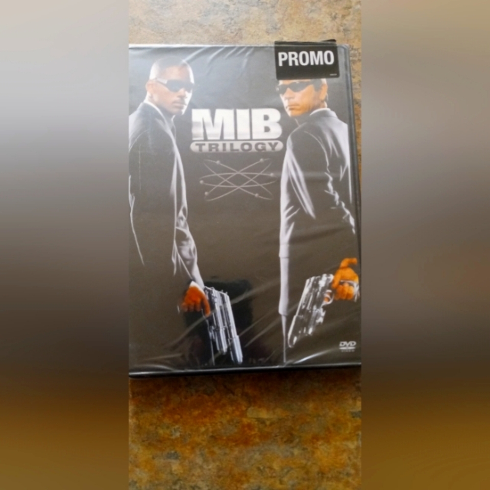 MIB Trilogy DVD Box Set - Black